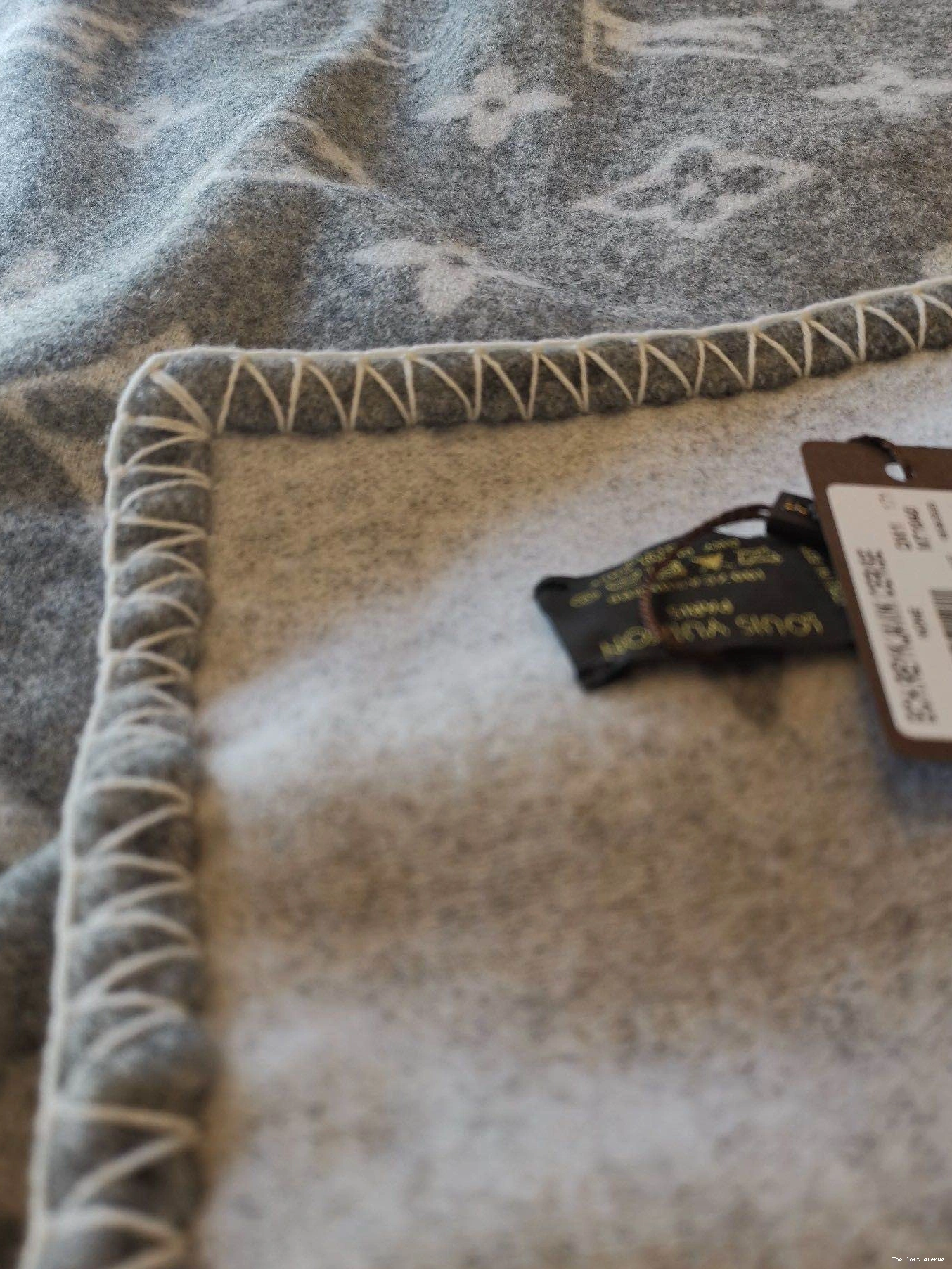 BLANKET GREY CUSTOM LV THROW 0731